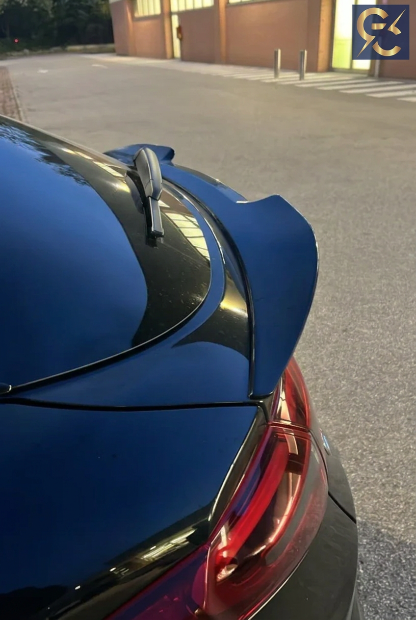 Dettaglio spoiler con logo GC