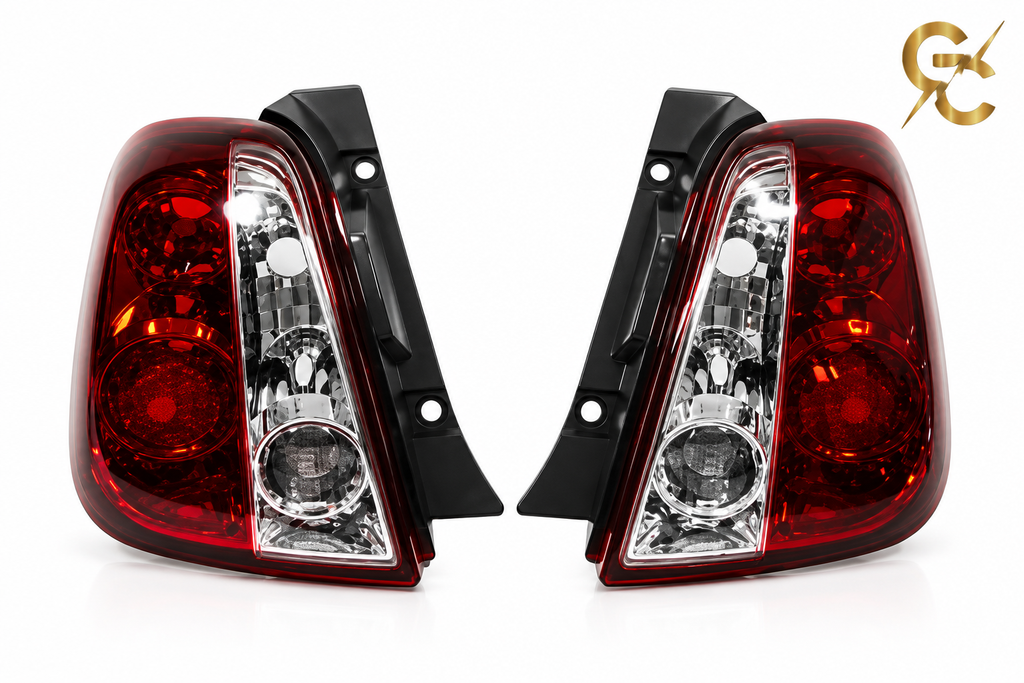 Fari posteriori rosso cromo per Fiat 500 Abarth 2007-2015 su sfondo bianco