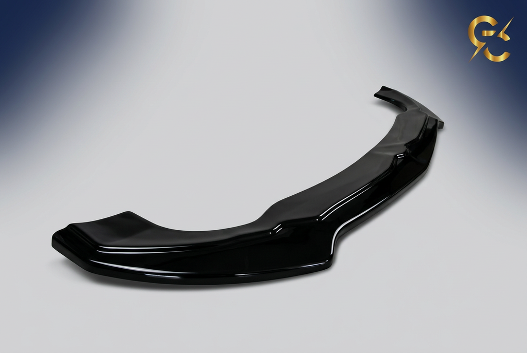 Splitter con sfondo da studio e logo GC