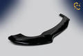 Splitter con sfondo da studio e logo GC