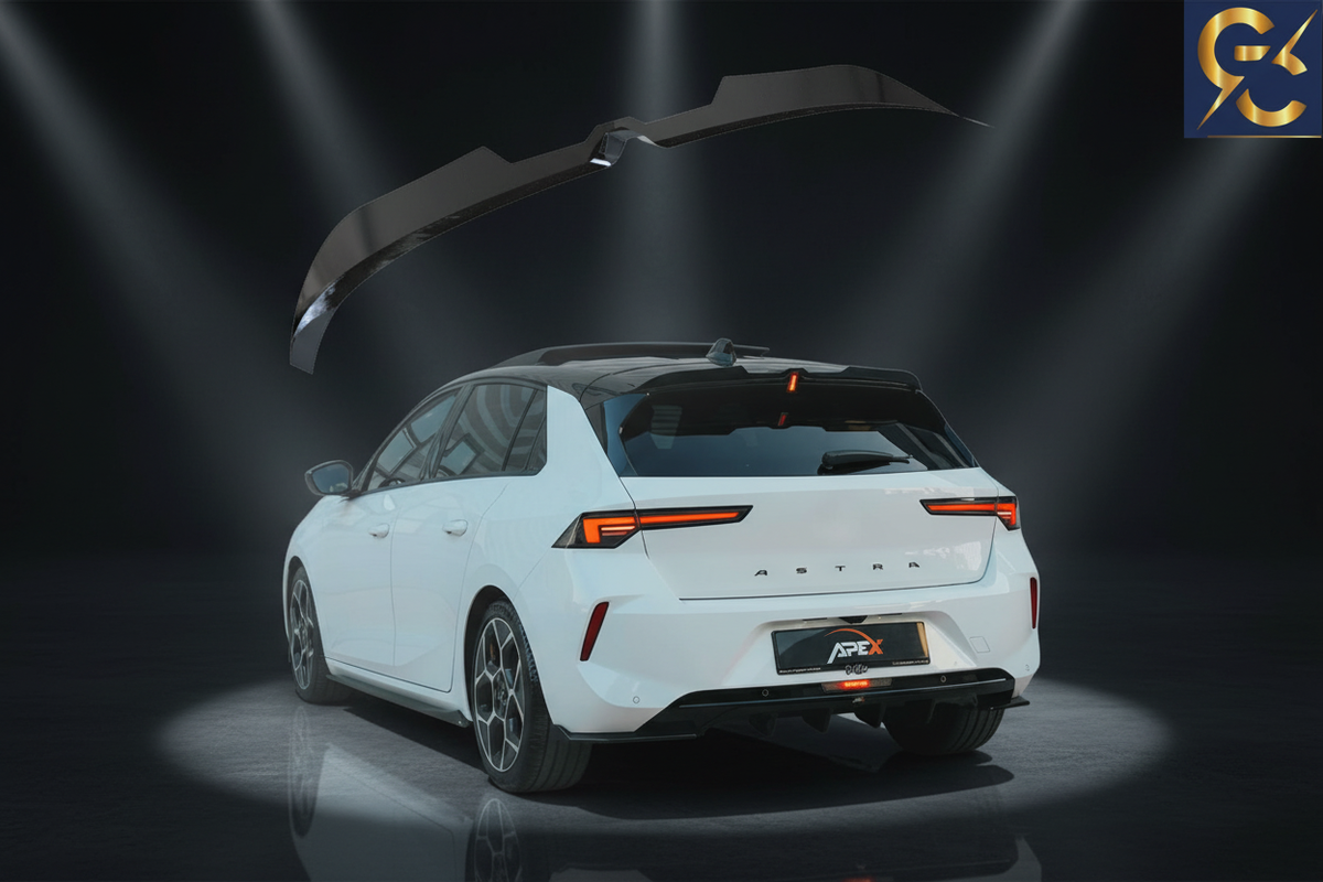 Spoiler Opel Astra L con sfondo pubblicitario e logo GC